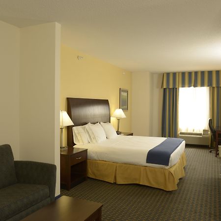 Holiday Inn Express & Suites Wilson-Downtown By Ihg Ngoại thất bức ảnh