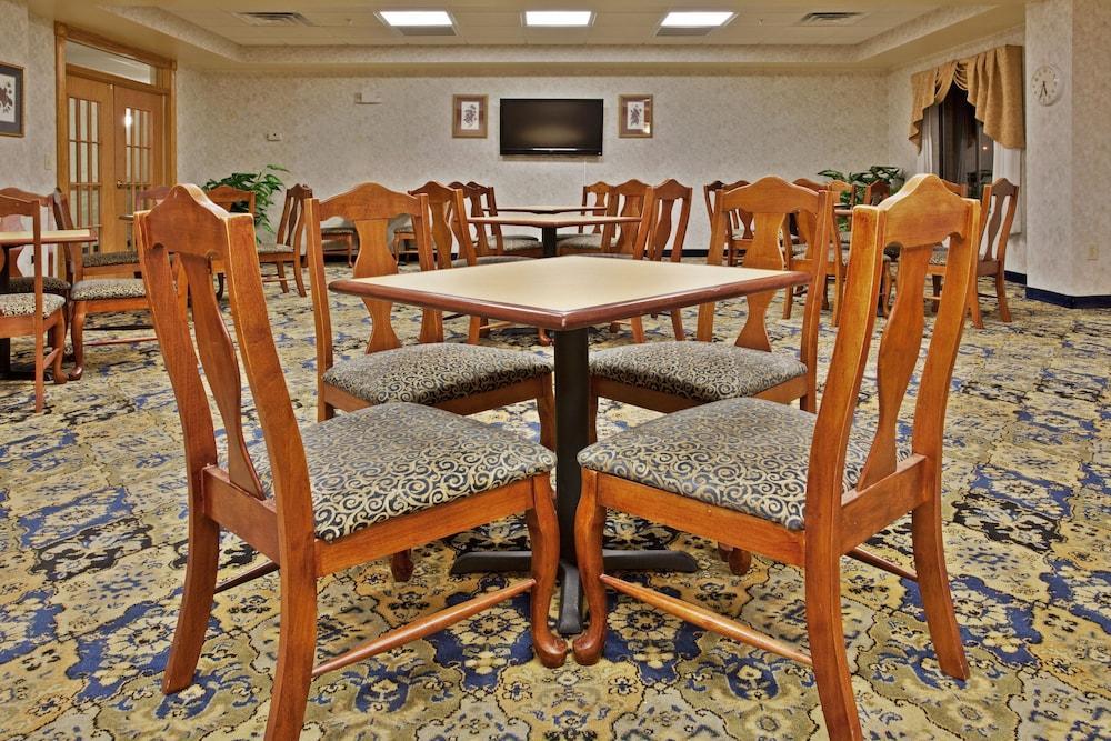 Holiday Inn Express & Suites Wilson-Downtown By Ihg Ngoại thất bức ảnh