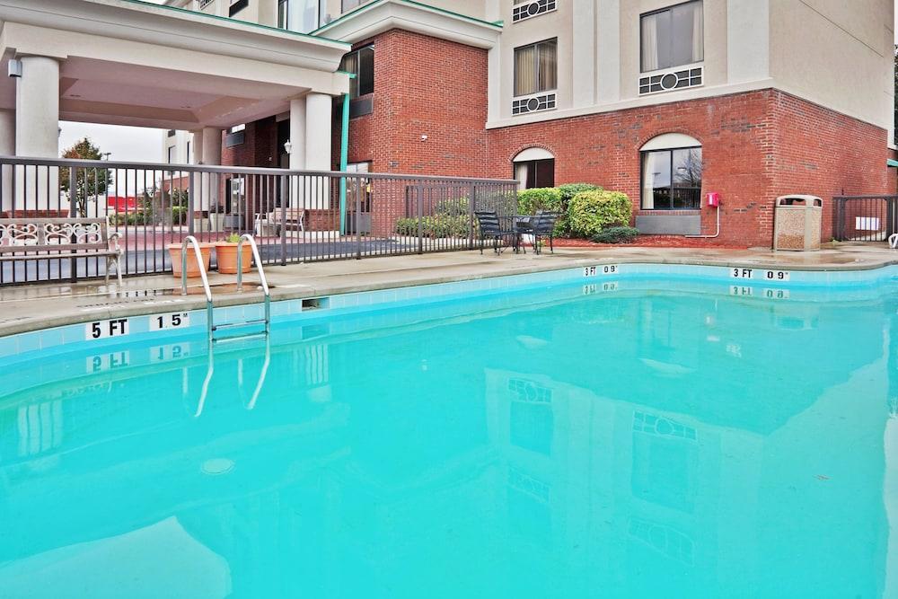Holiday Inn Express & Suites Wilson-Downtown By Ihg Ngoại thất bức ảnh