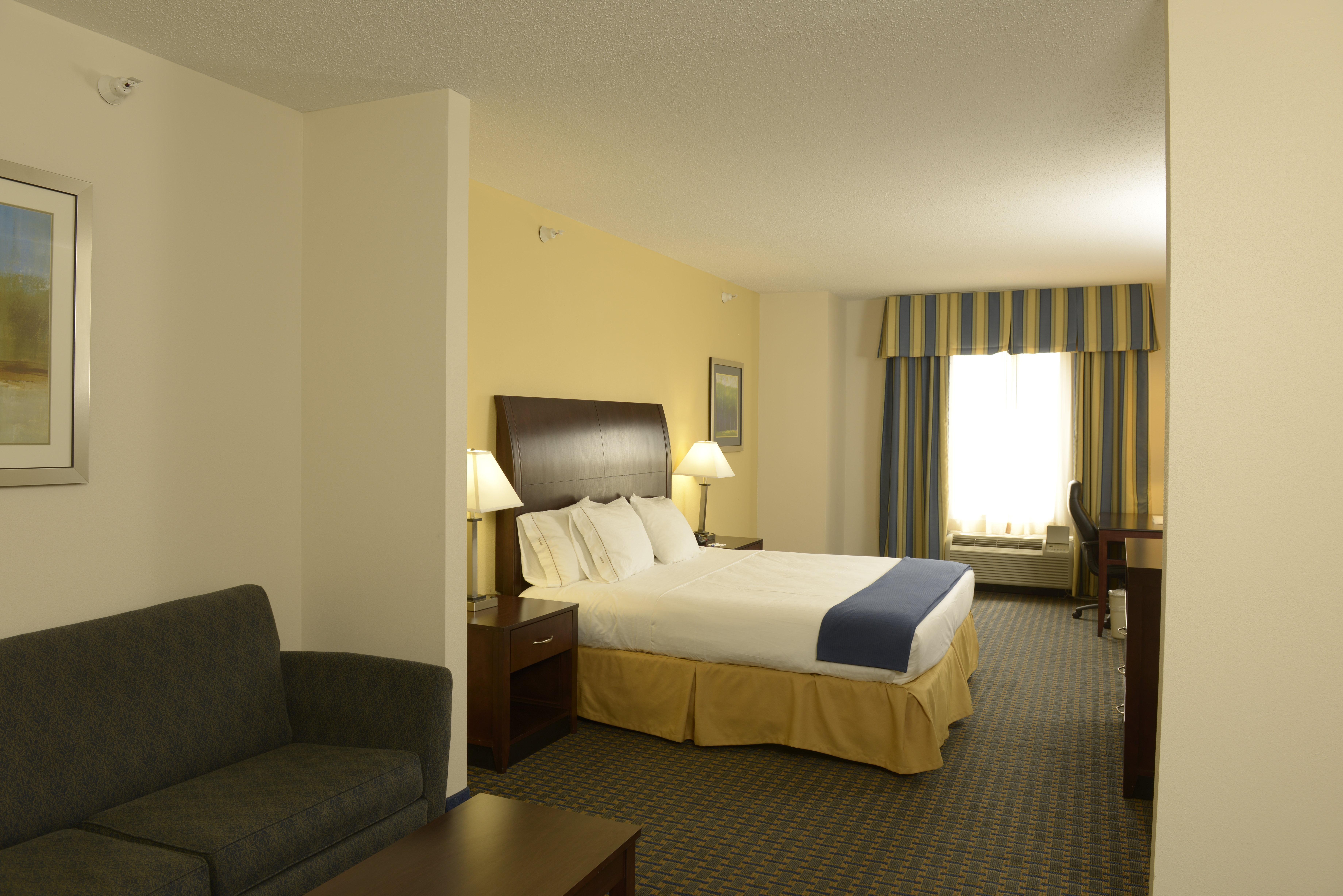 Holiday Inn Express & Suites Wilson-Downtown By Ihg Ngoại thất bức ảnh