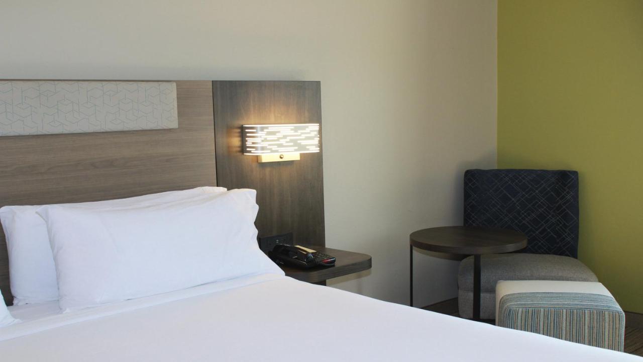 Holiday Inn Express & Suites Wilson-Downtown By Ihg Ngoại thất bức ảnh