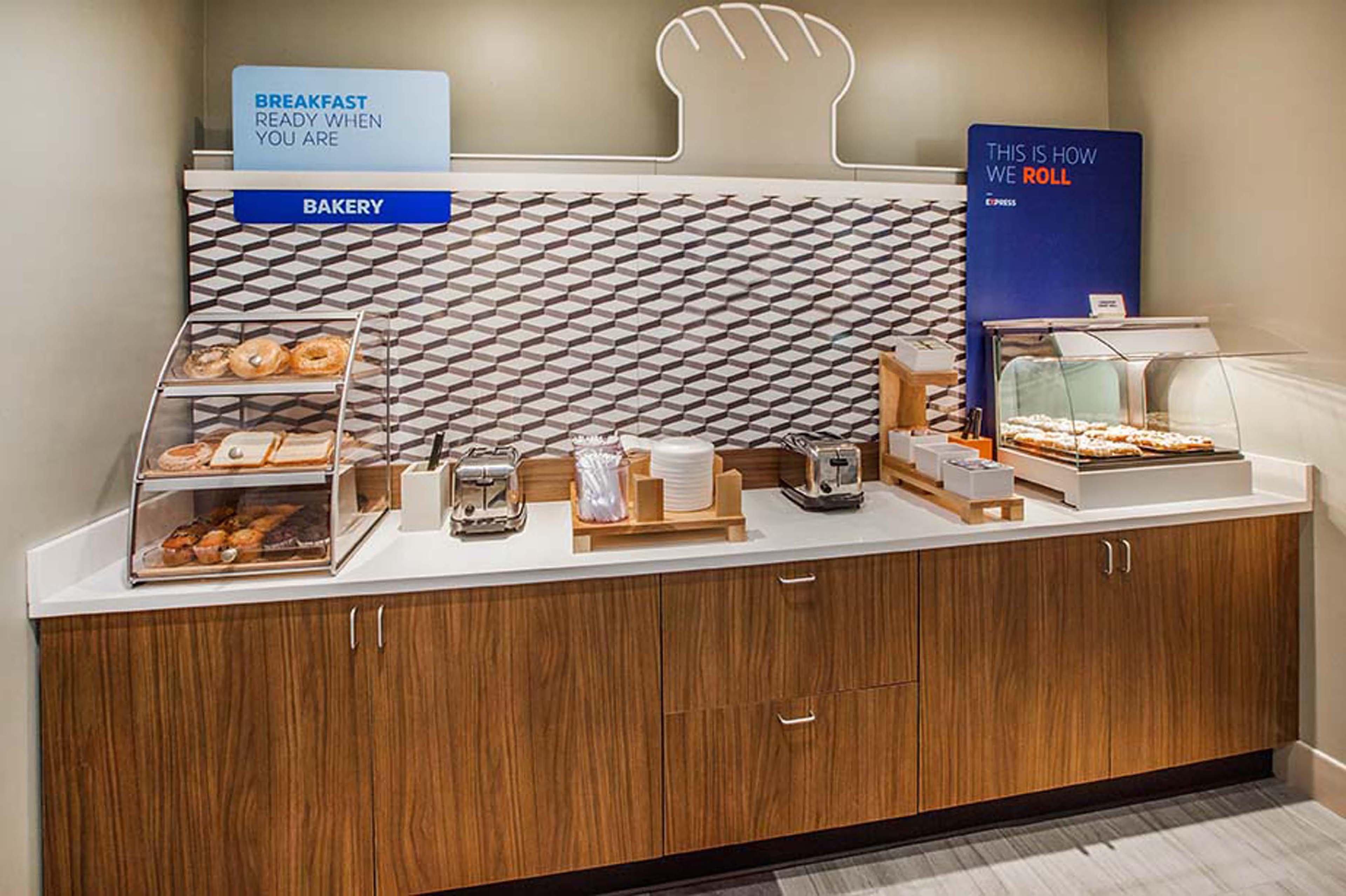 Holiday Inn Express & Suites Wilson-Downtown By Ihg Ngoại thất bức ảnh